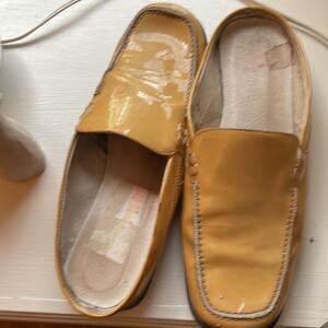 Kenneth Cole slip on loafers size 8